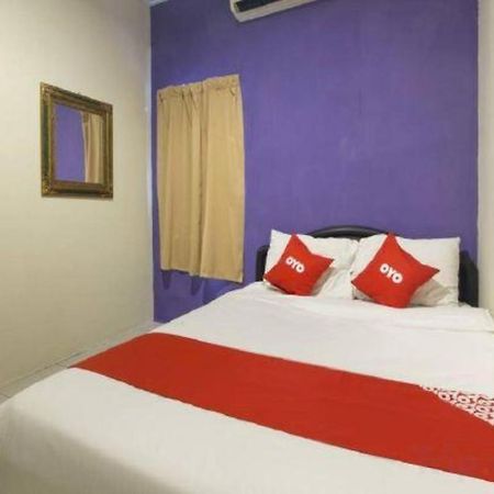 Oyo 44100 Hotel Casavilla Petaling Jaya Eksteriør bilde