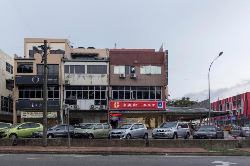 Oyo 44100 Hotel Casavilla Petaling Jaya Eksteriør bilde