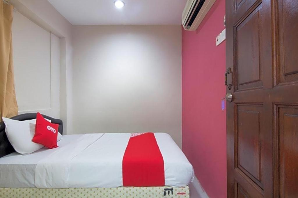Oyo 44100 Hotel Casavilla Petaling Jaya Eksteriør bilde